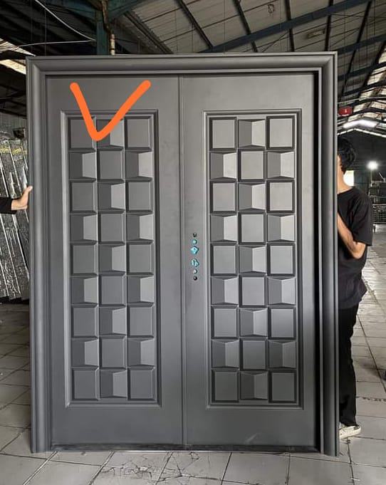 Contoh pintu custom MULTIDOOR: Pintu 2 daun motif kotak, abu dop